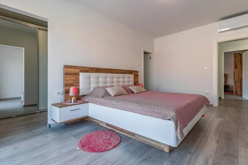 Villa Tamara - 5 Min To Medulin Beach - Istriensonne 0732 Croatia