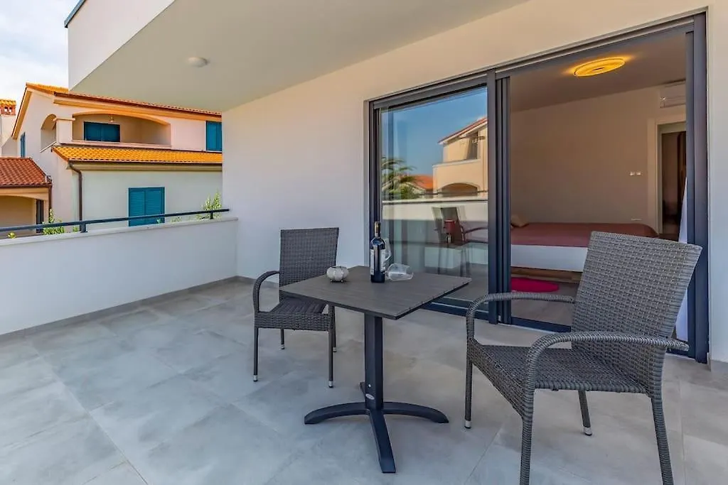 Villa Tamara - 5 Min To Medulin Beach - Istriensonne 0732 contacts